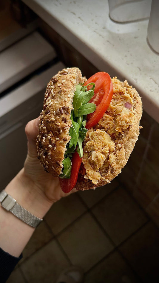 healthy sandwich with protein and fiber chickpea tomato arugula 