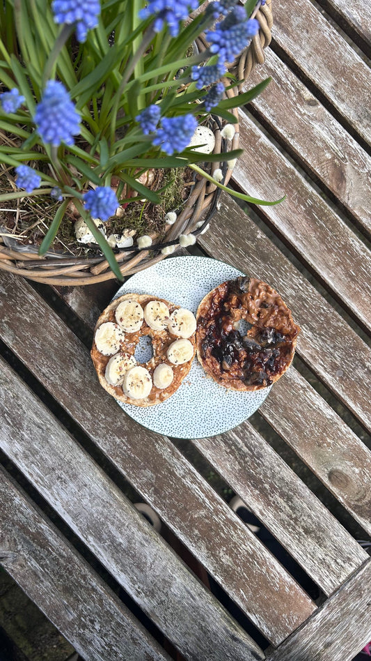 healthy snack bagel with peanut butter and banana